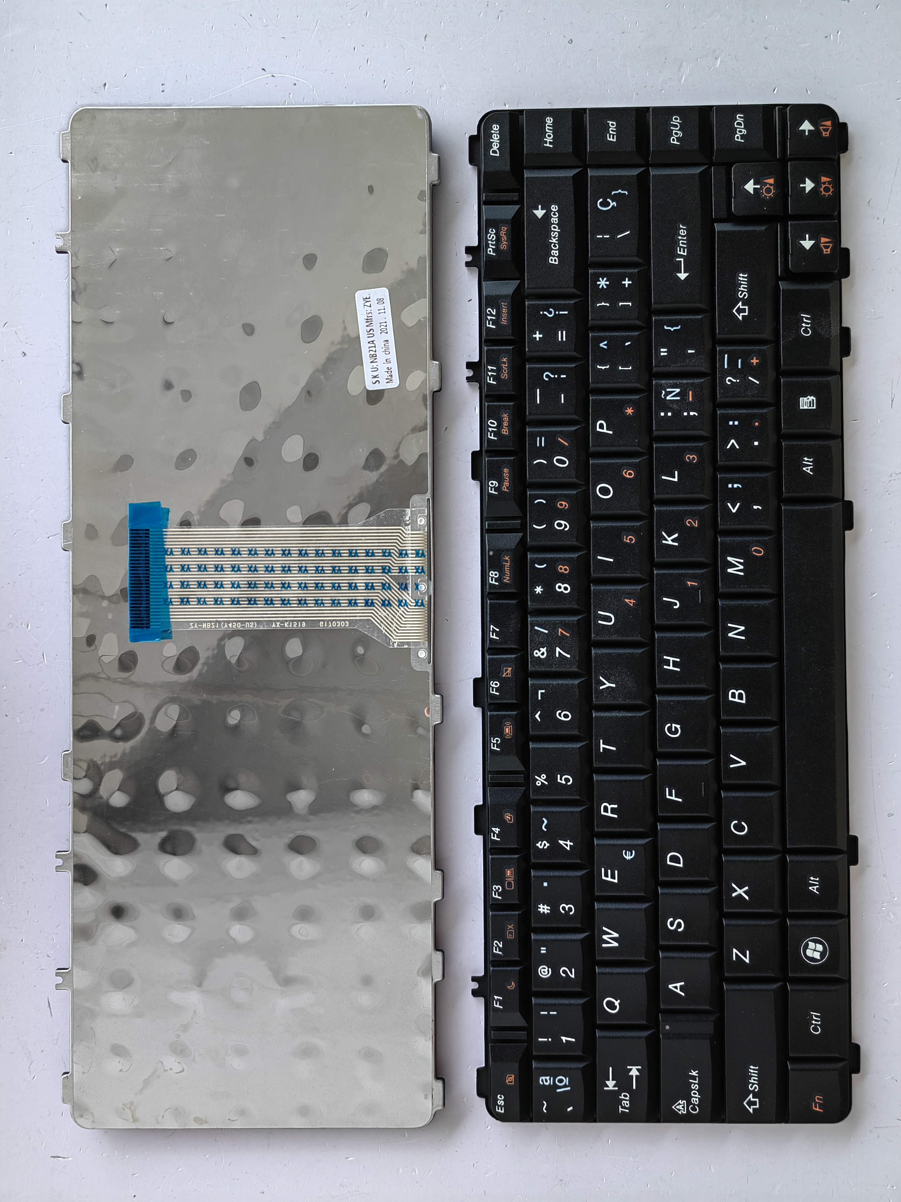 Picture of New Replacement Laptop Keyboard For LENOVO Y450 small carriage return BLACK (OEM) SP Layout
